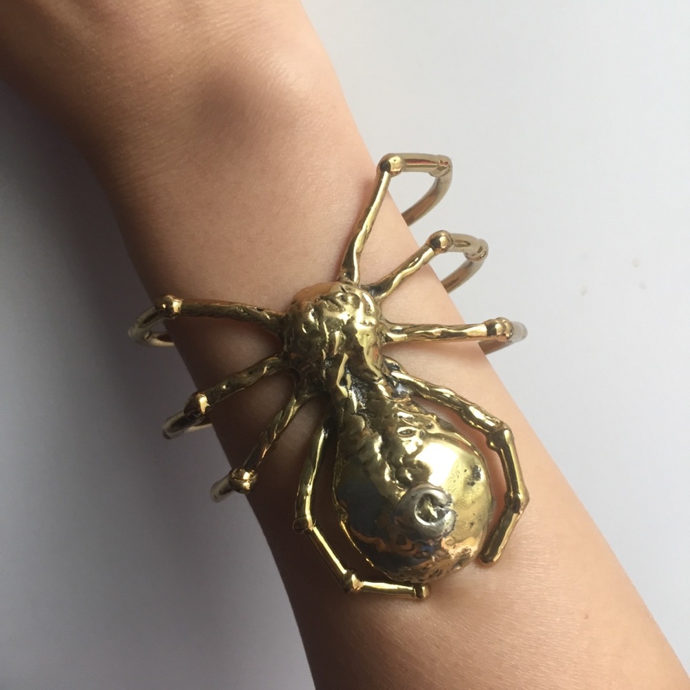 Spider cuff bracelet gold metal 🕷 🎃
